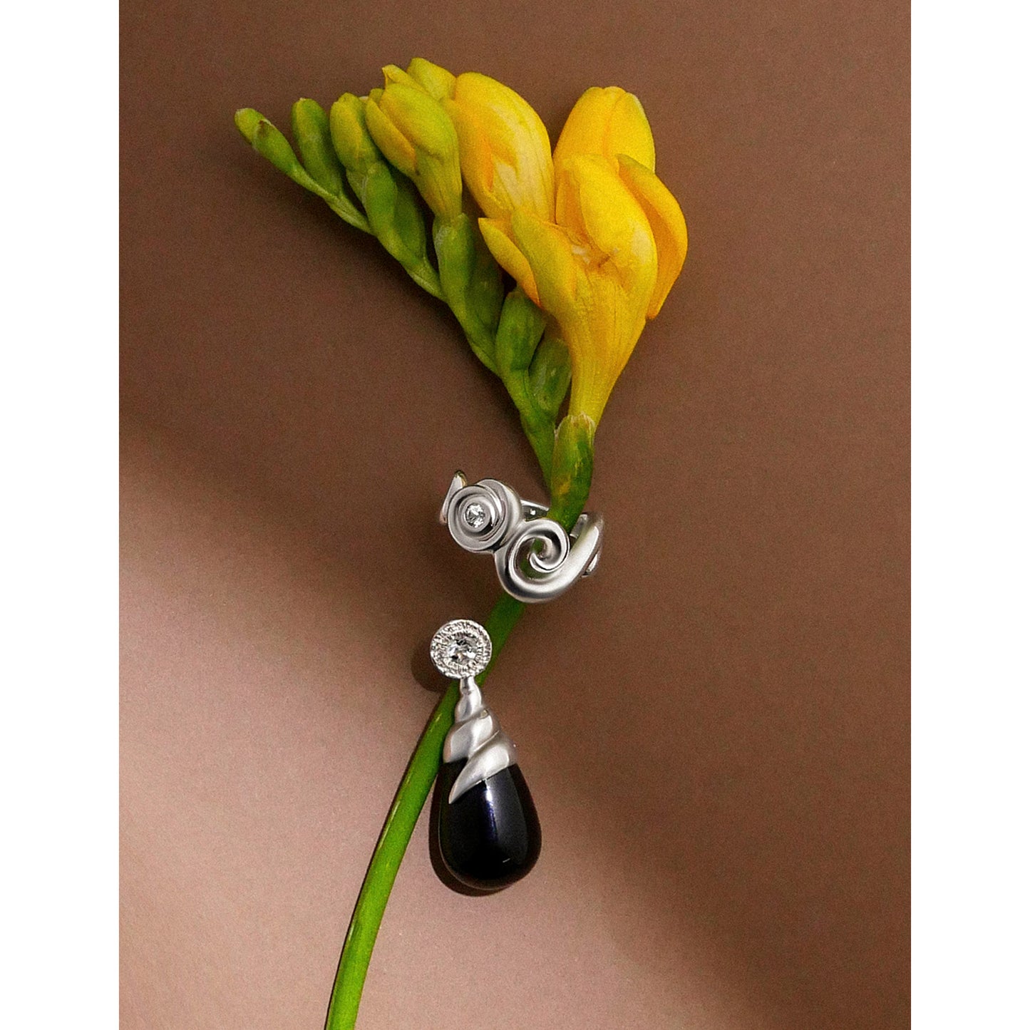 Spiral Tide Onyx Convertible Earrings - Short