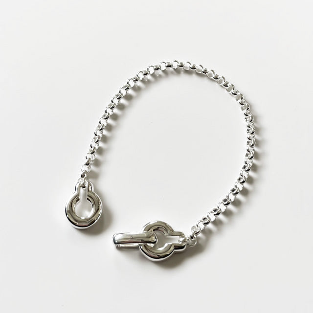 Ample Clasp Bracelet