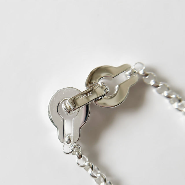 Ample Clasp Bracelet