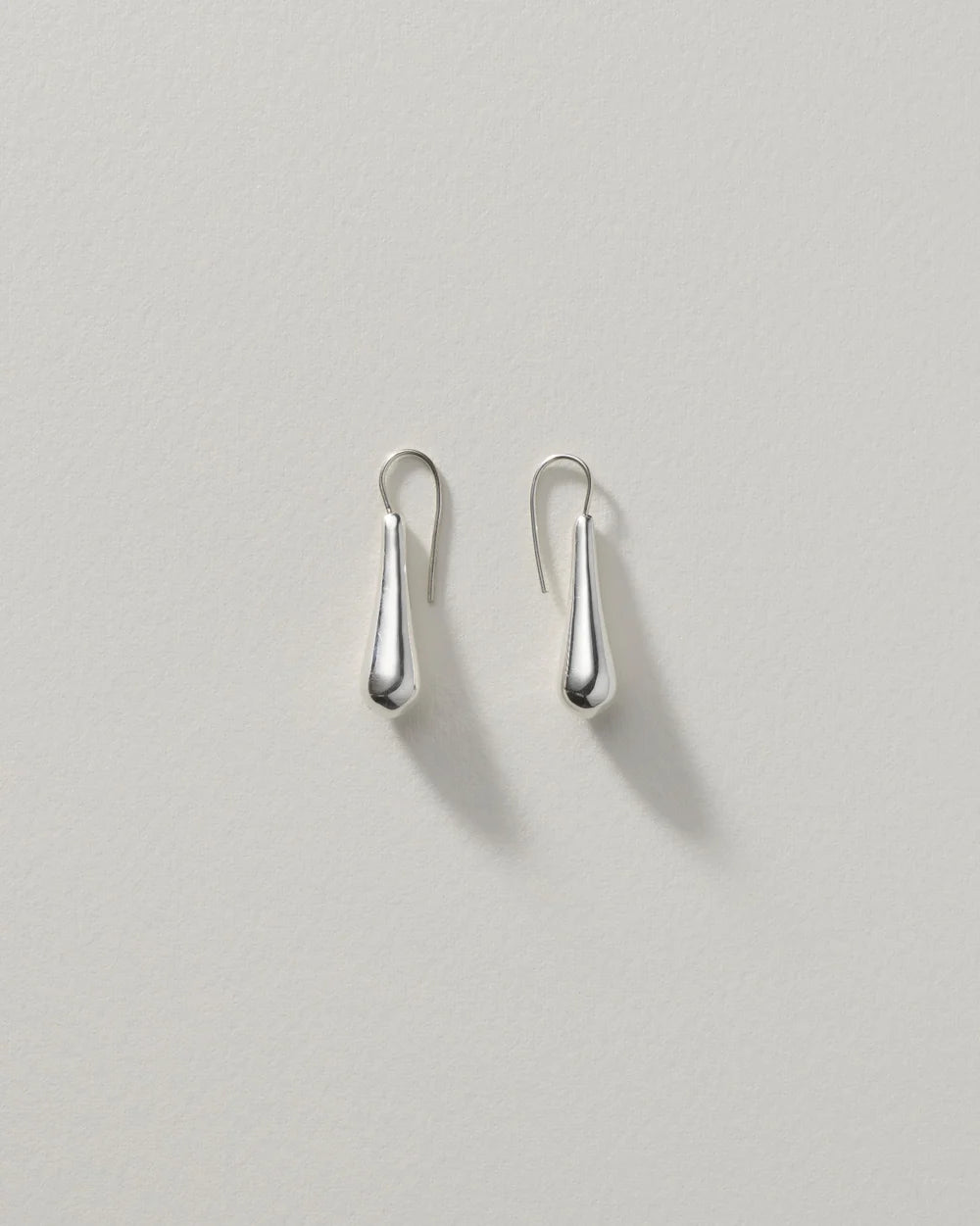 Small Swaying Drop Earrings